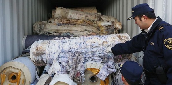 青島海關打掉洋垃圾走私團伙 涉案廢塑料6.8萬噸