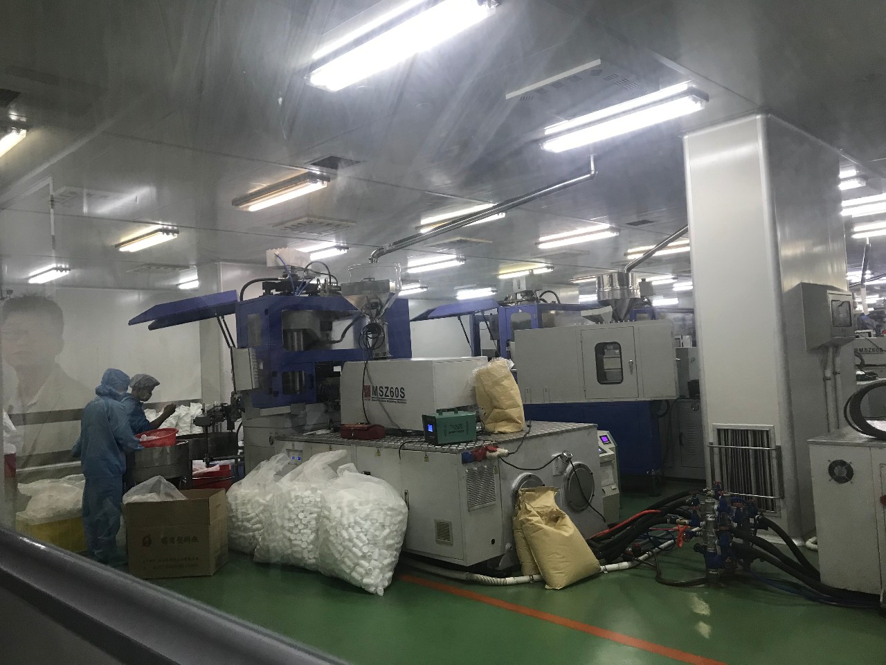 塑料企業要突圍是應該打造自有品牌？還是繼續代加工？