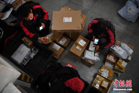 標準化、減量化、可循環…… 快遞包裝“綠起來”