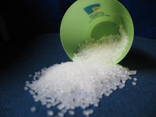 聚乳酸產(chǎn)業(yè)化成套技術(shù)通過(guò)鑒定 　　