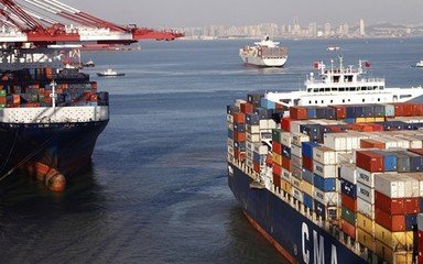 外貿(mào)半年報:民企出口首占半壁江山 自美進口降25.7%