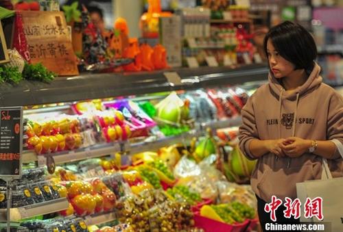 港媒：香港超市9成蔬果產品使用塑料包裝