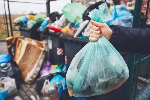 垃圾分類時(shí)代 消費(fèi)者需了解塑料?袋是否“可降解”