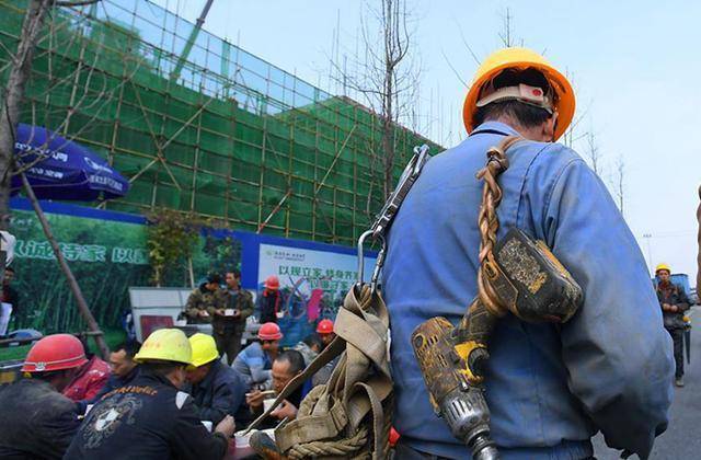 近3億農民工分布變遷 跨省流動持續下降