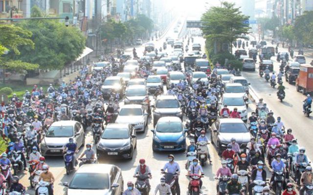 越南解封后百萬工人出逃堵車 殃及蘋果耐克等企業