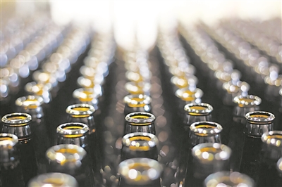 研究顯示：玻璃瓶裝飲料微塑料含量超過塑料瓶